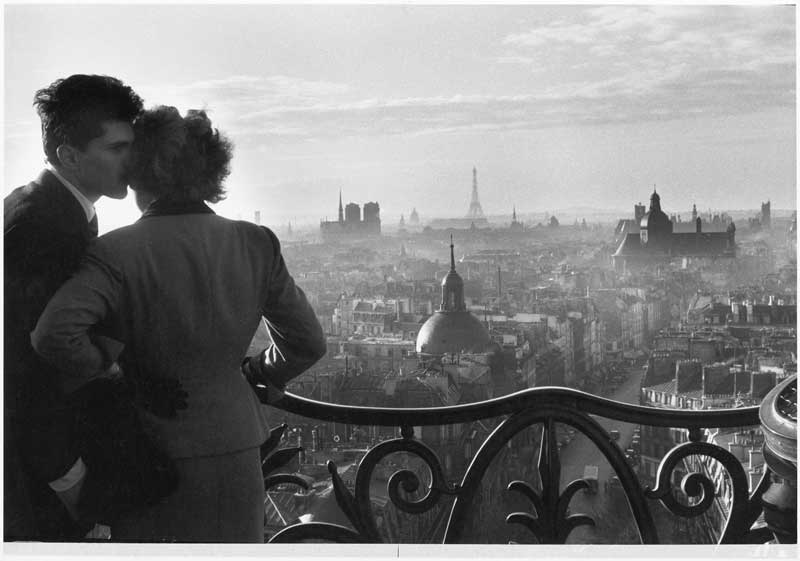 Willy Ronis, Les Amoureux de la Bastille, Paris, 1957